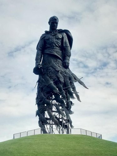 Памятник в ржеве солдату фото
